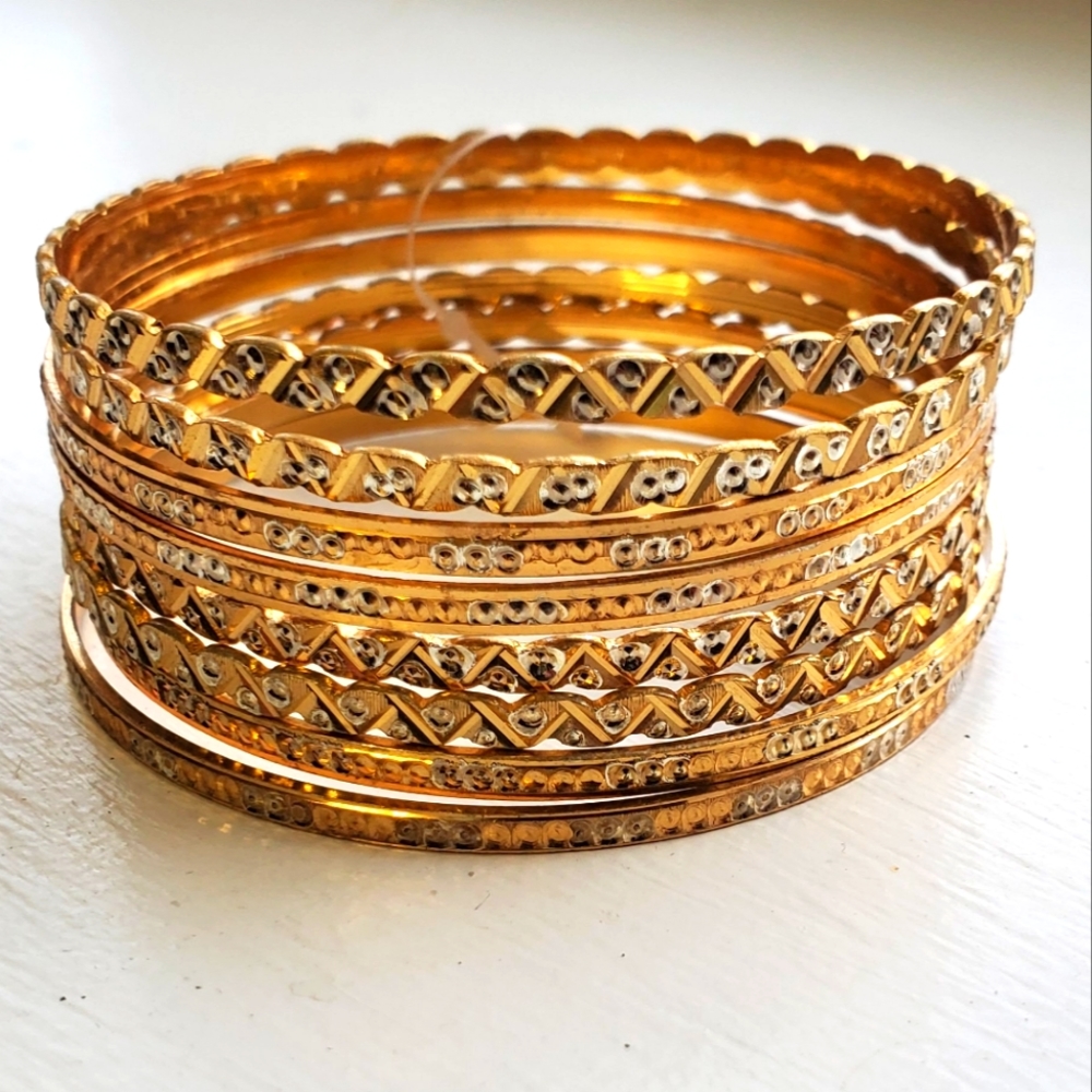 Carved Metallic Bangles in Gold and Silver Color